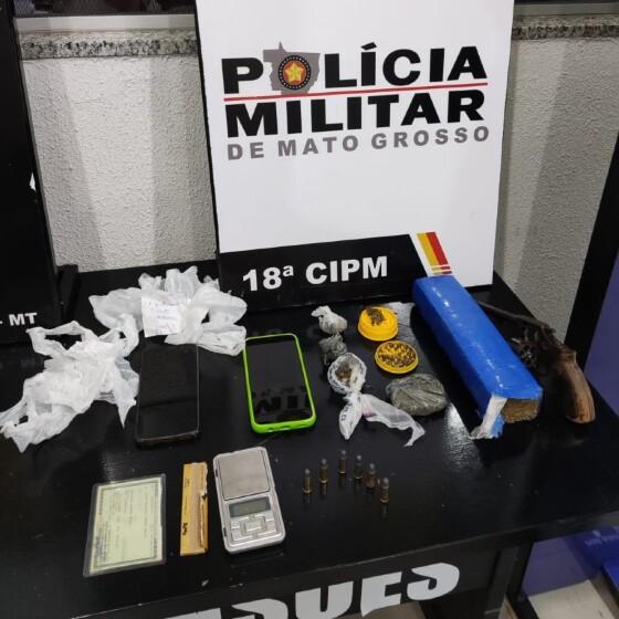 Polícia Militar prende casal com revólver e porções de drogas