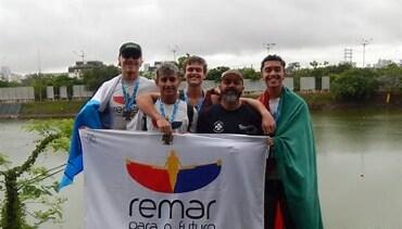 Equipe esportiva de remo sofre acidente em estrada do Paraná