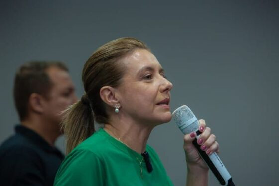 Prefeita eleita contrata empresa para fazer transição e aguarda publicação de decreto